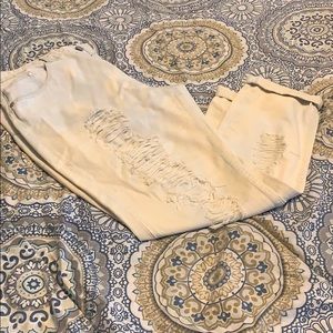 Boyfriend fit distressed jean